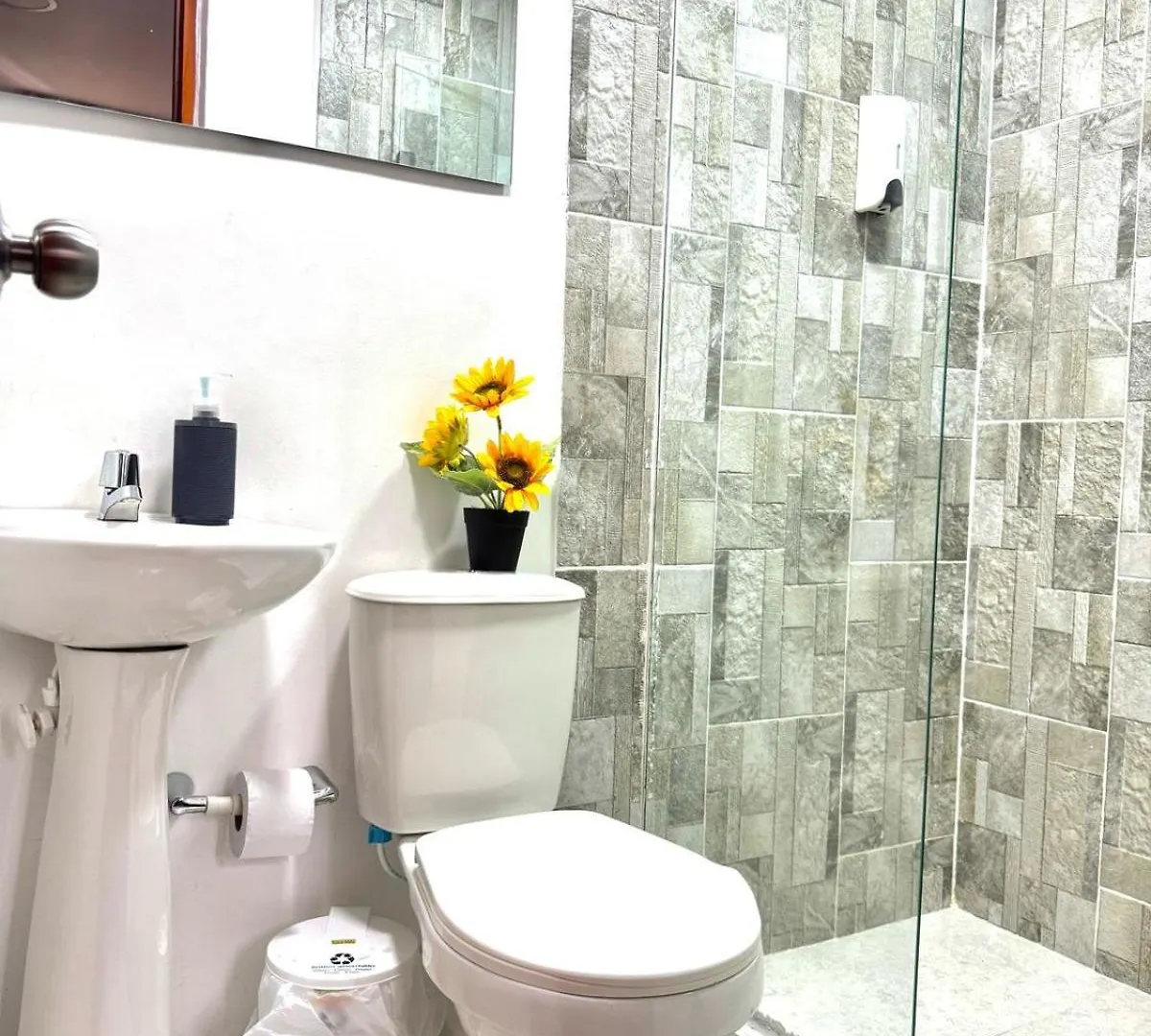 Apartmán Zona Rosa De Medellin, Ubicacion Central Cerca De Centros Comerciales Y Tranvia Del Metro